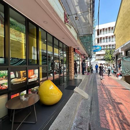 Bbhouse Phra Athit Hotel Bangkok Exterior photo